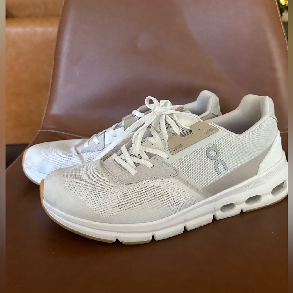 On-running tennis shoes